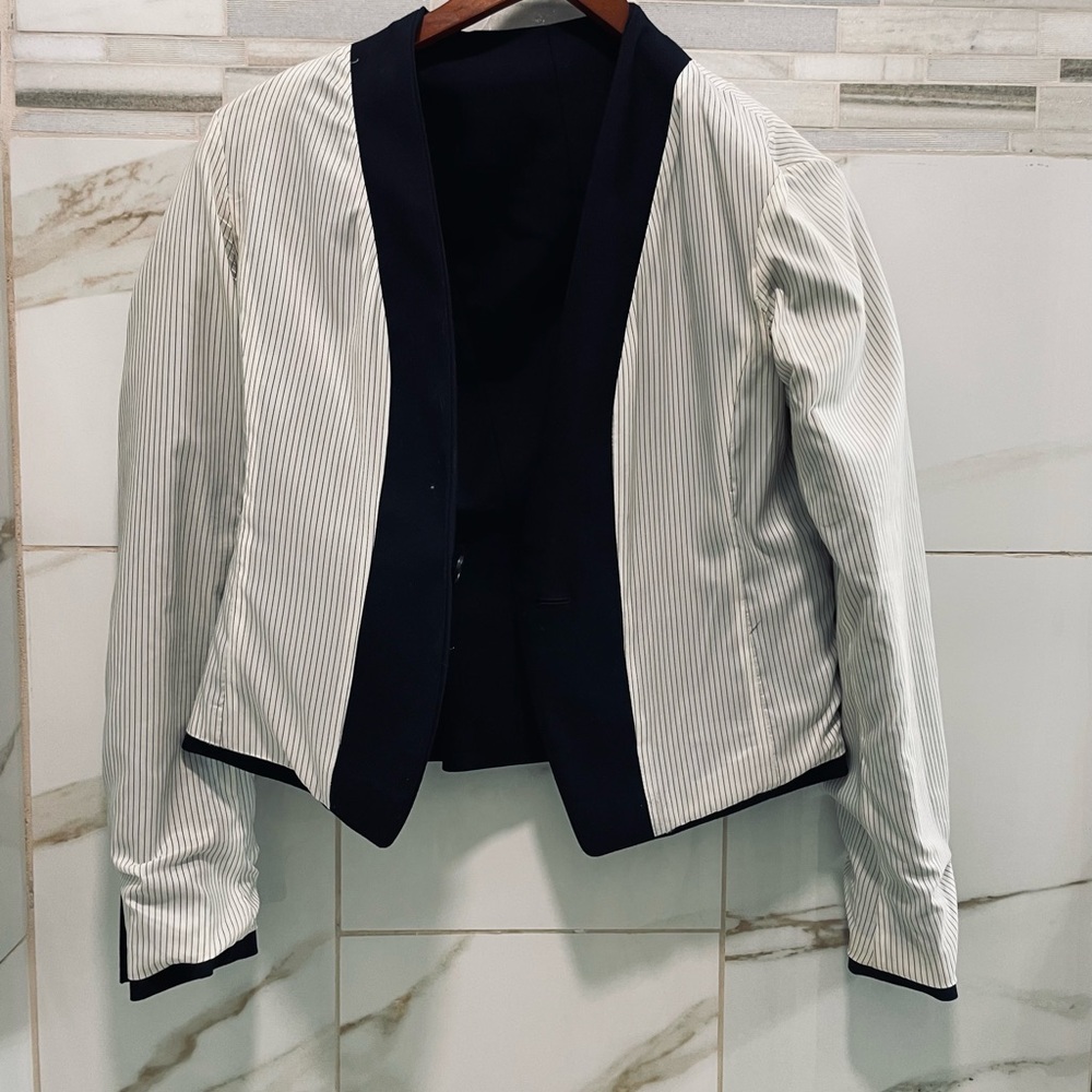 Ann Taylor Navy Women's Blazer - Picture 13 of 15